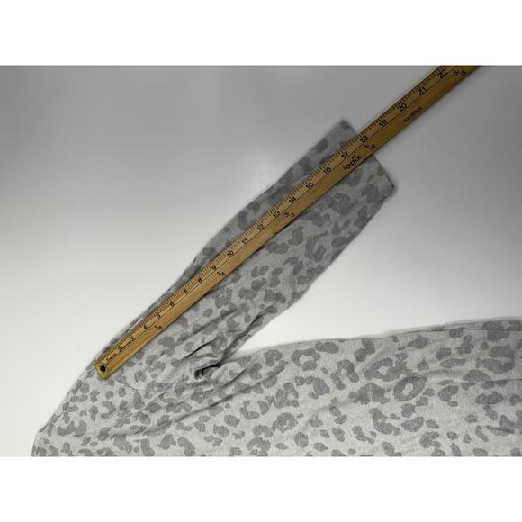 Old Navy Womens Shirt Size XXL White Gray Animal Print Long Sleeve - Picture 7 of 9